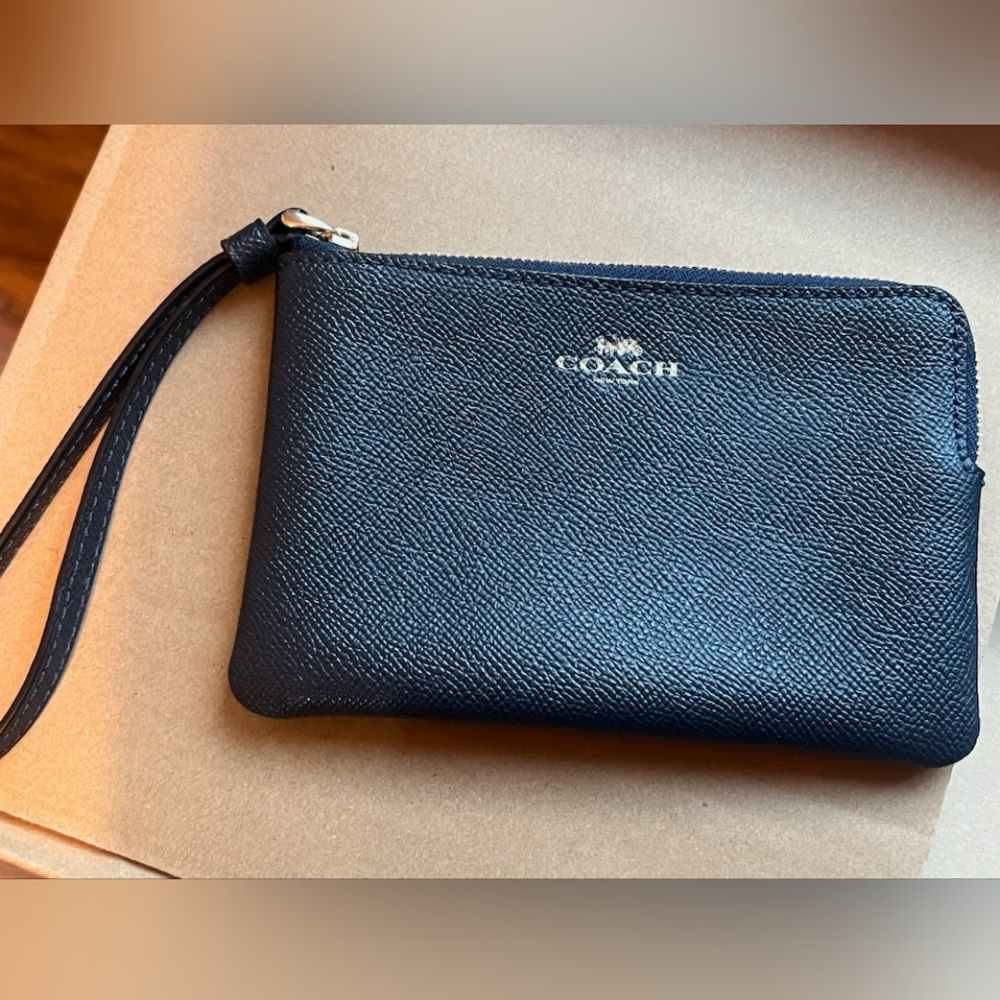Coach Women's Small Corner Zip Crossgrain Leather Wristlet (Navy)